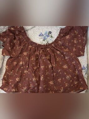 American Eagle Outfitters Off the shoulder Floral tops